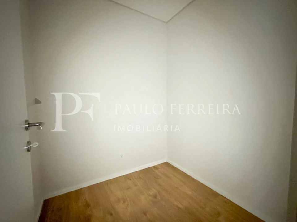 Apartamento T2 para Arrendamento em Antas e Abade de Vermoim Foto 17