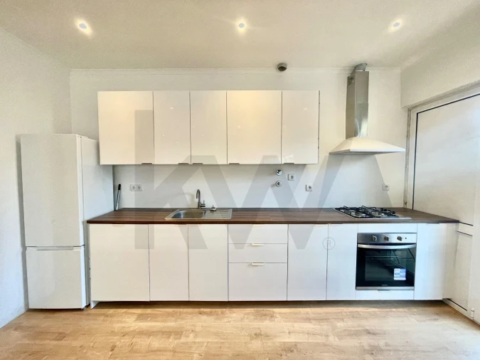 Apartamento T1 para Arrendamento em Ericeira Foto 6