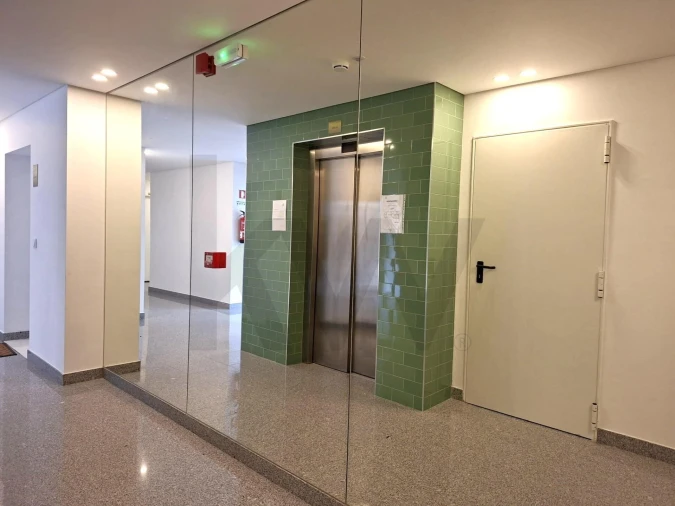 Apartamento T2 para Venda em Loures Foto 9