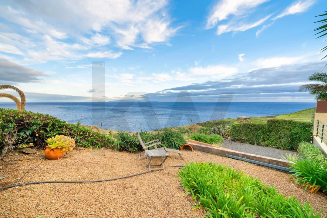 Moradia T2 para Venda em Caniço Foto 8