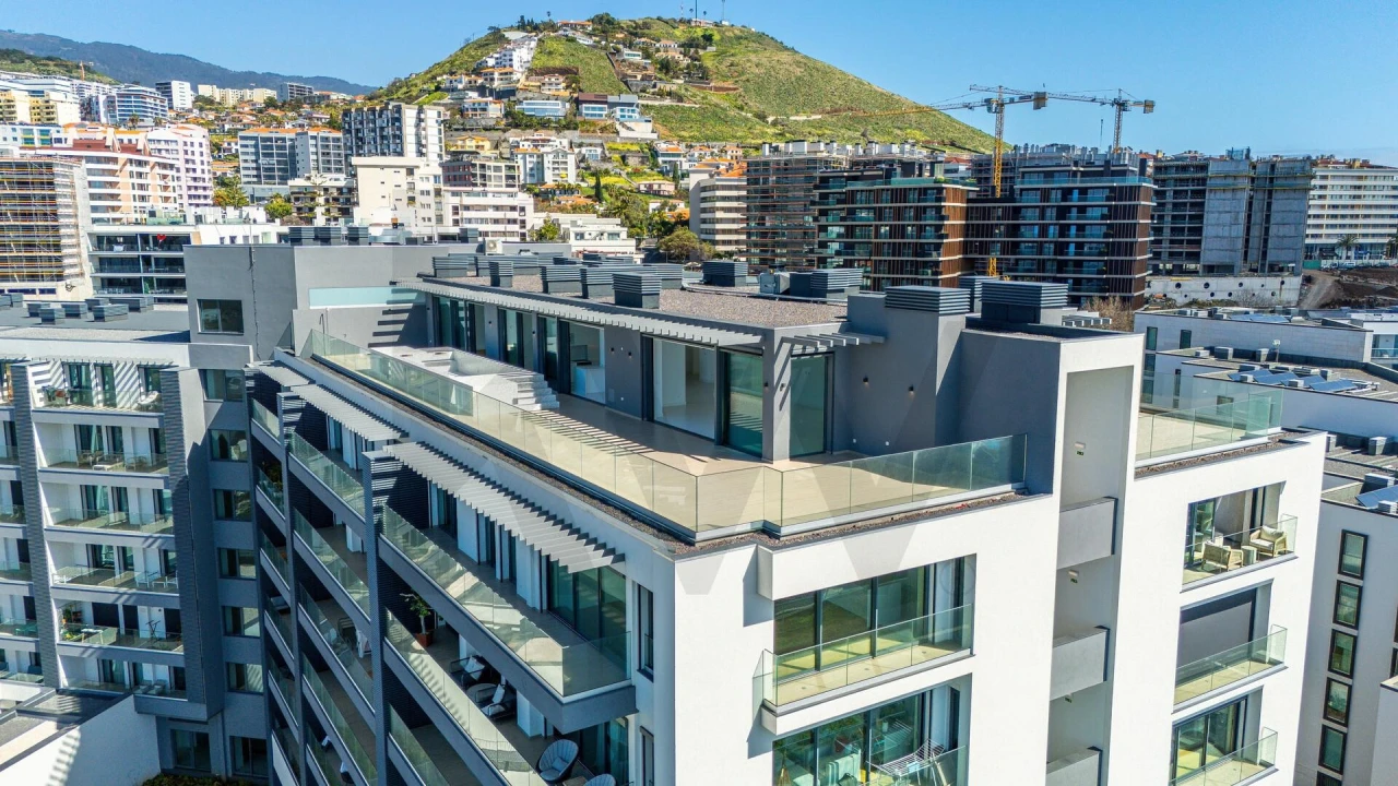 Apartamento T2 para Venda em São Martinho Foto 64