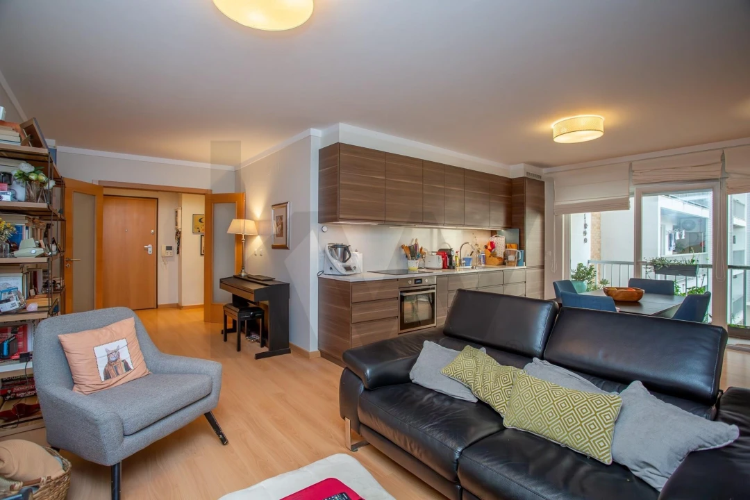 Apartamento T2 para Arrendamento em Lumiar Foto 1