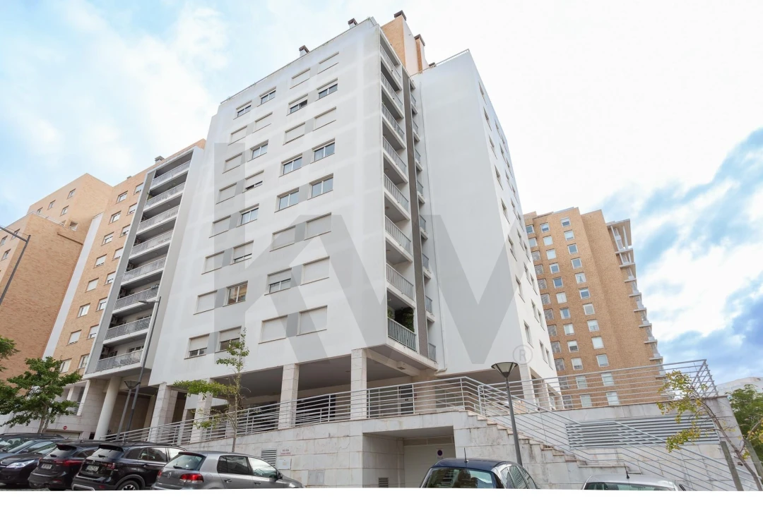 Apartamento T2 para Arrendamento em Lumiar Foto 2