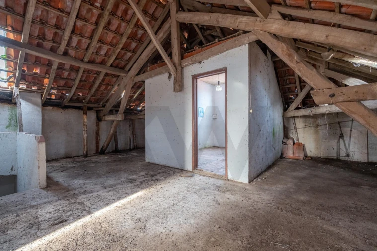 Moradia T5 para Venda em Santo Varão Foto 18