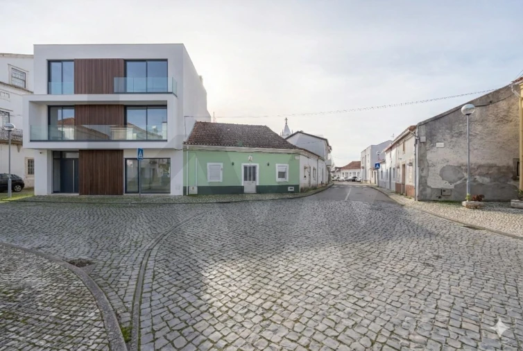 Moradia T5 para Venda em Santo Varão Foto 4