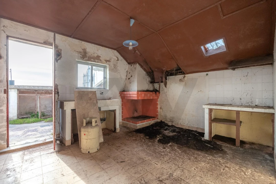 Moradia T5 para Venda em Santo Varão Foto 24