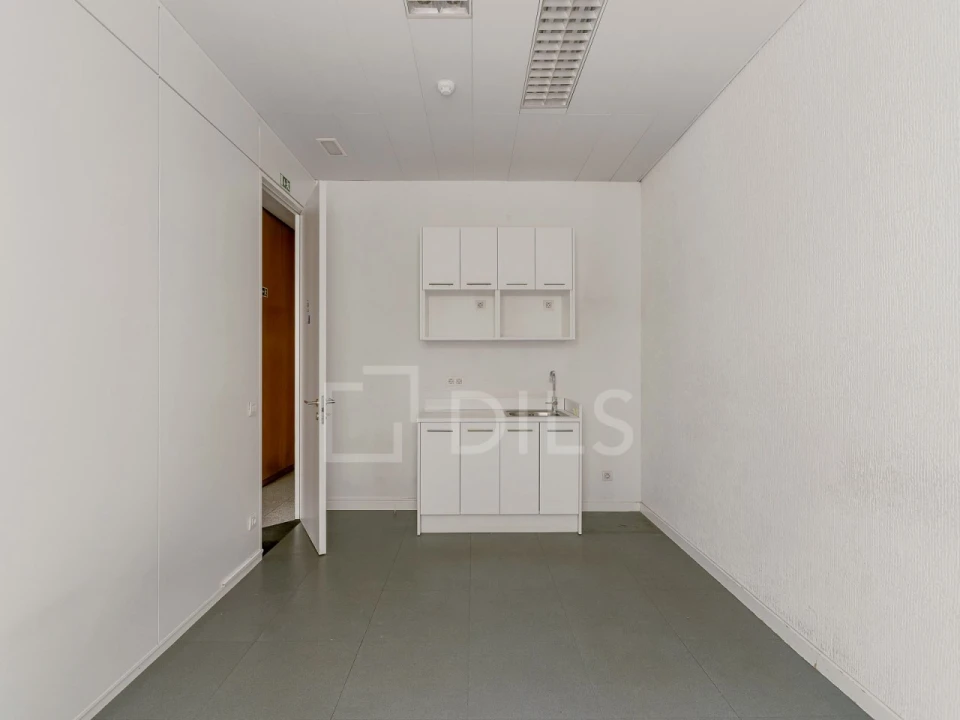 Escritório para Arrendamento em Alvalade Foto 19