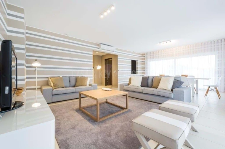 Apartamento T2 para Venda em Quarteira Foto 3