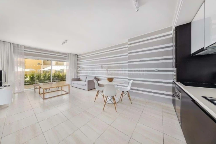 Apartamento T3 para Venda em Quarteira Foto 7