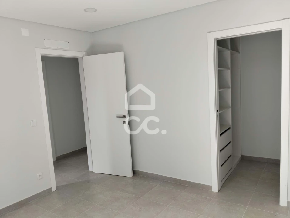 Moradia T2 para Venda em Bombarral e Vale Covo Foto 5