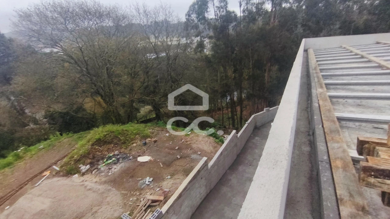 Moradia T3 para Venda em Delães Foto 28