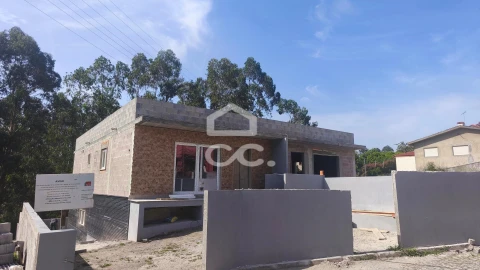 Apartamento T3 para Venda em Delães