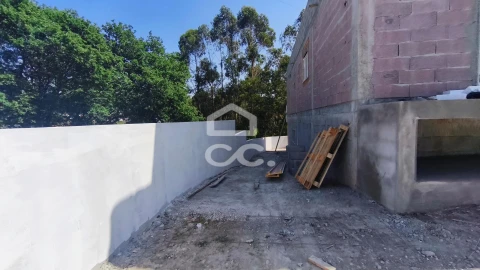 Apartamento T3 para Venda em Delães