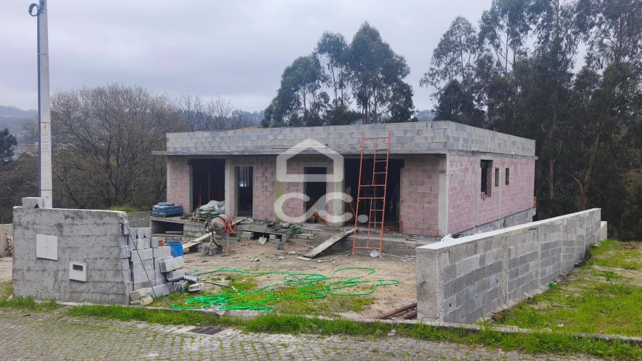 Moradia T3 para Venda em Delães Foto 23