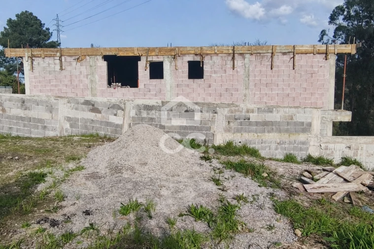 Moradia T3 para Venda em Delães Foto 13