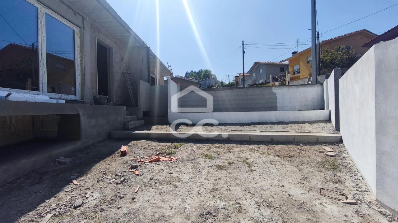 Apartamento T3 para Venda em Delães Foto 11