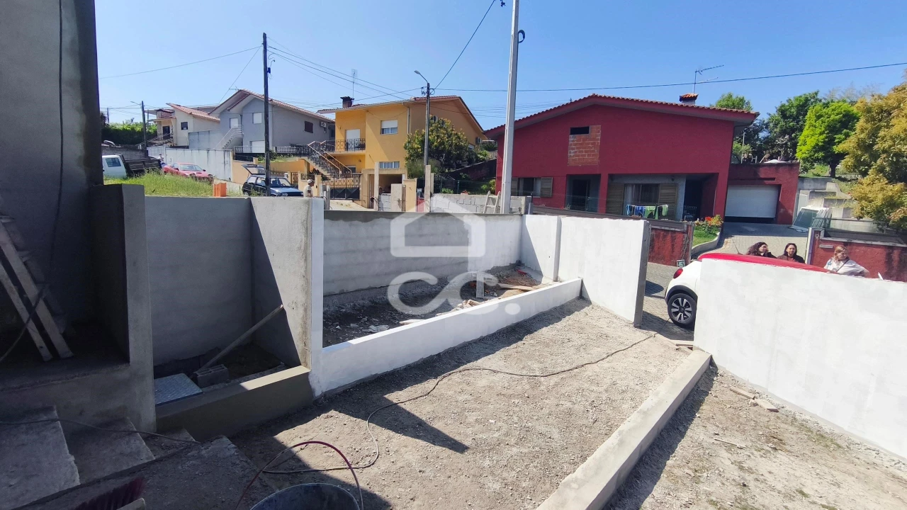 Apartamento T3 para Venda em Delães Foto 4