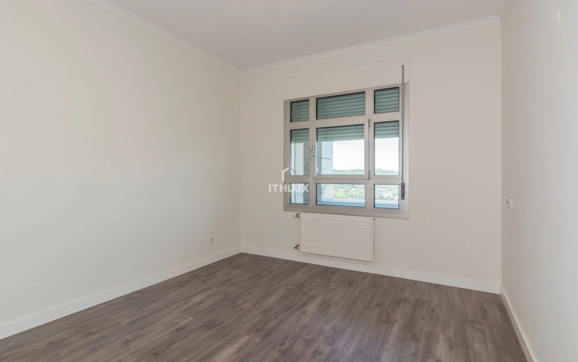 Apartamento T5 para Venda em Campolide Foto 30