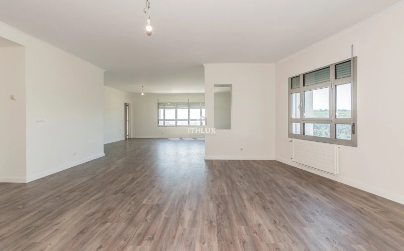 Apartamento T5 para Venda em Campolide Foto 7