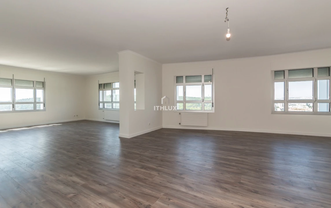 Apartamento T5 para Venda em Campolide Foto 6