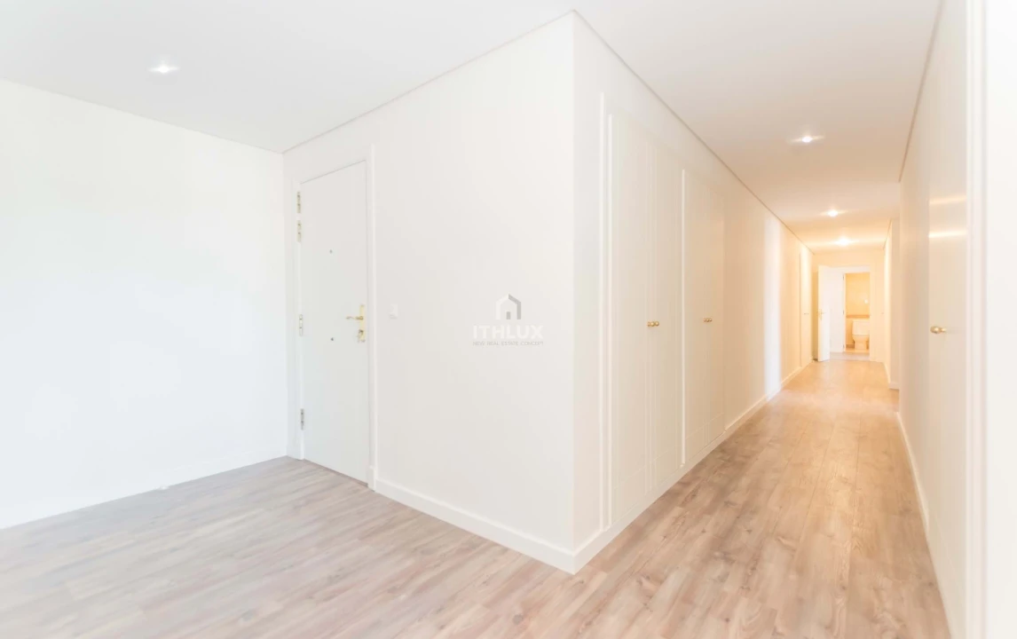 Apartamento T5 para Arrendamento em Campolide Foto 15