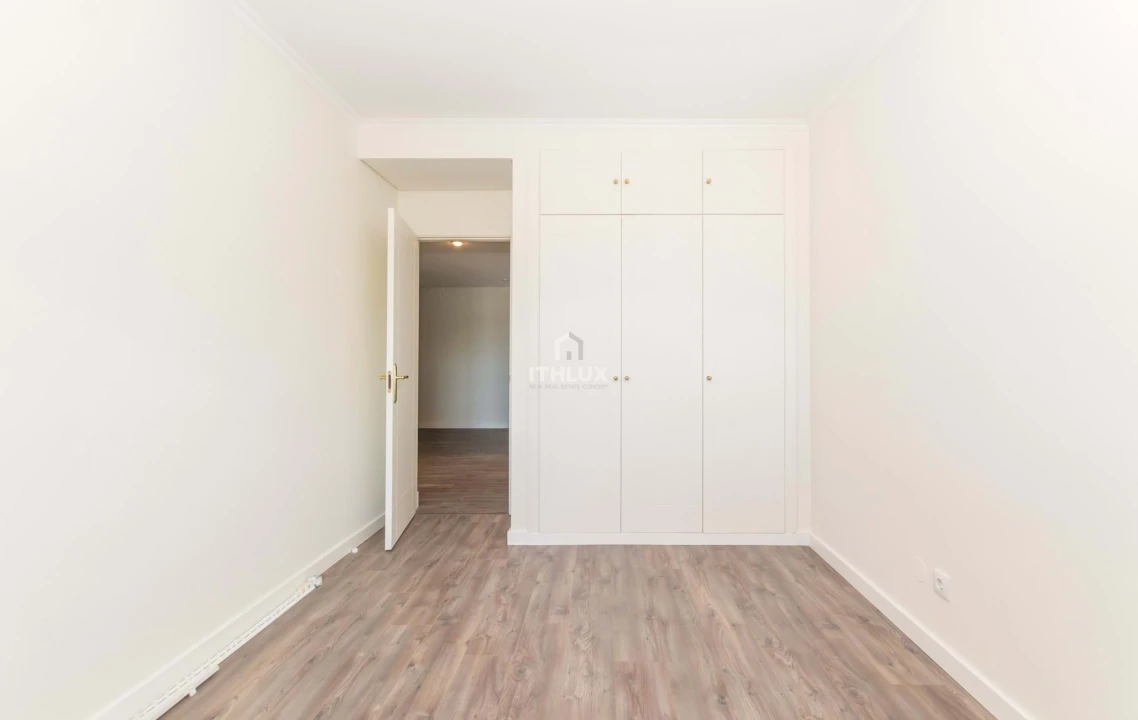 Apartamento T5 para Arrendamento em Campolide Foto 21