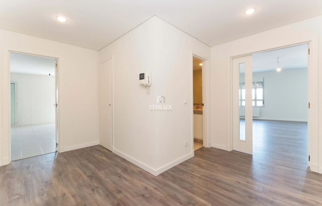 Apartamento T5 para Arrendamento em Campolide Foto 3