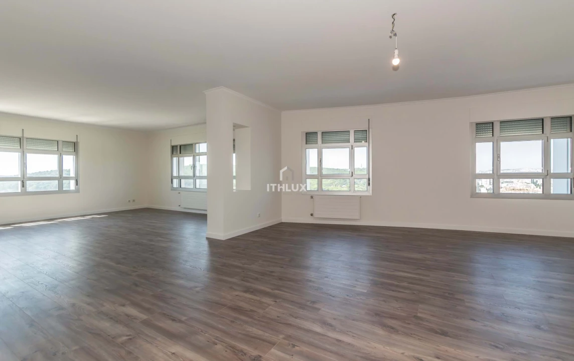 Apartamento T5 para Arrendamento em Campolide Foto 9