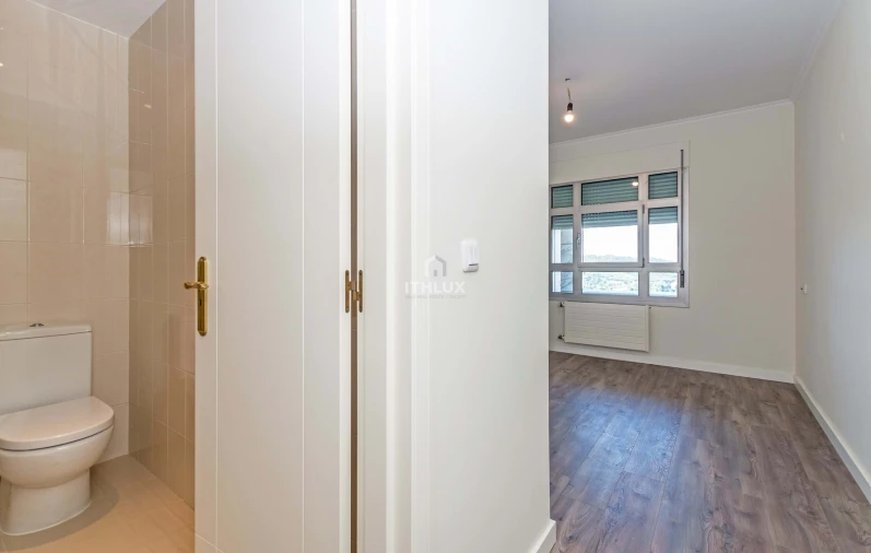 Apartamento T5 para Arrendamento em Campolide Foto 29