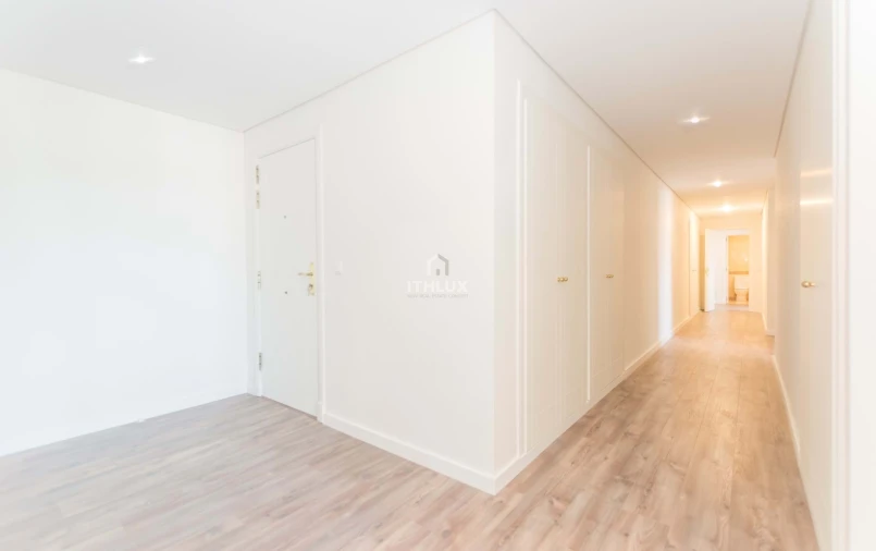 Apartamento T5 para Arrendamento em Campolide Foto 15