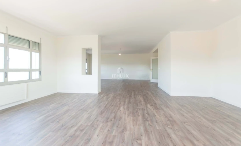 Apartamento T5 para Arrendamento em Campolide Foto 13