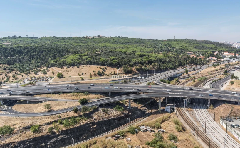 Apartamento T5 para Arrendamento em Campolide Foto 12