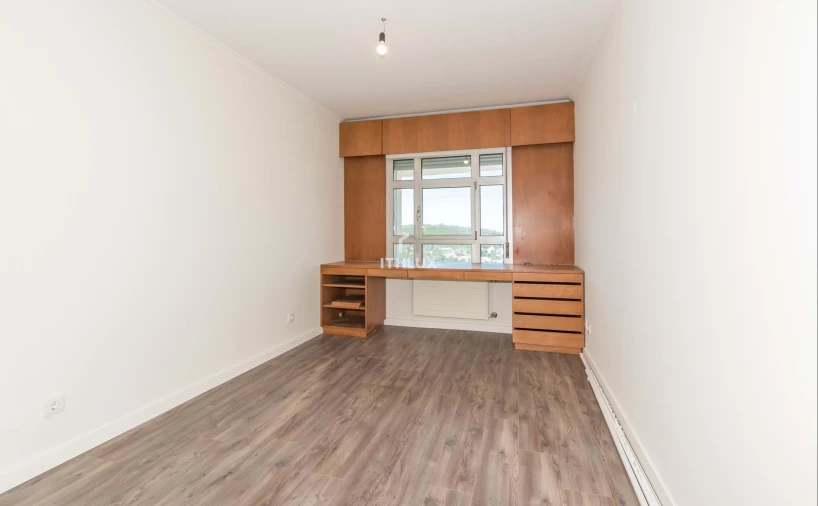 Apartamento T5 para Arrendamento em Campolide Foto 20