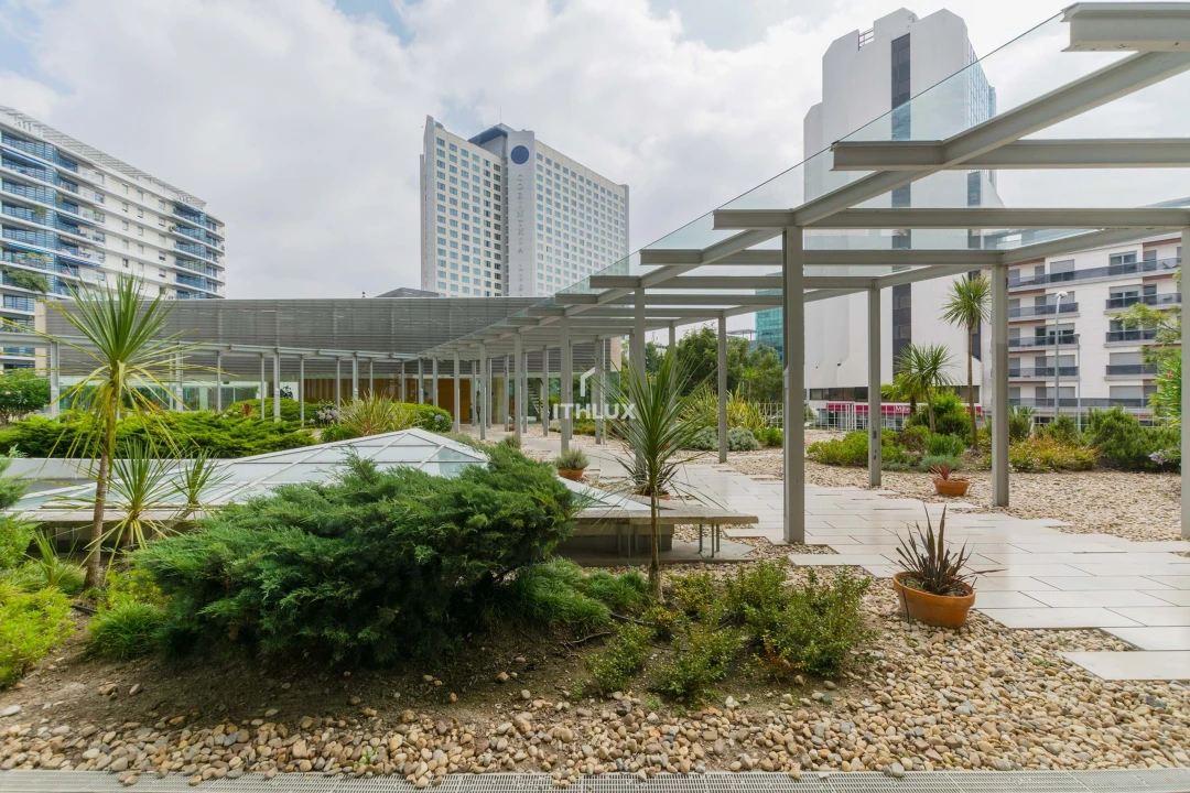 Apartamento T5 para Arrendamento em Campolide Foto 1