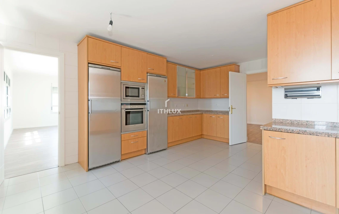 Apartamento T5 para Arrendamento em Campolide Foto 5