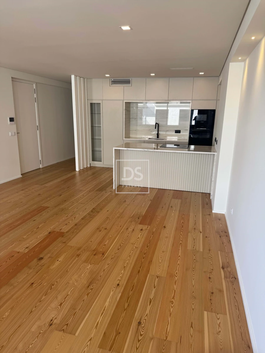 Apartamento T2 para Venda em Creixomil Foto 4