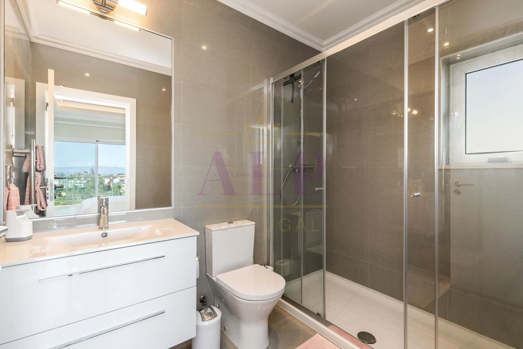 Moradia T4 para Venda em Lagos (São Sebastião e Santa Maria) Foto 29