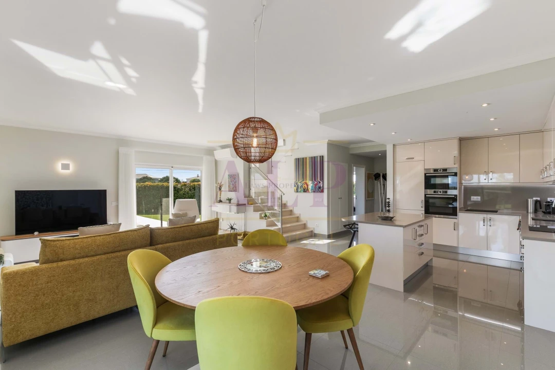 Moradia T4 para Venda em Lagos (São Sebastião e Santa Maria) Foto 12