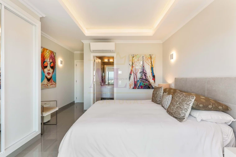 Moradia T4 para Venda em Lagos (São Sebastião e Santa Maria) Foto 27