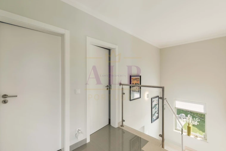 Moradia T4 para Venda em Lagos (São Sebastião e Santa Maria) Foto 22