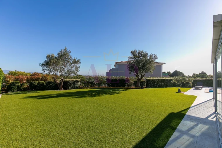 Moradia T4 para Venda em Lagos (São Sebastião e Santa Maria) Foto 37