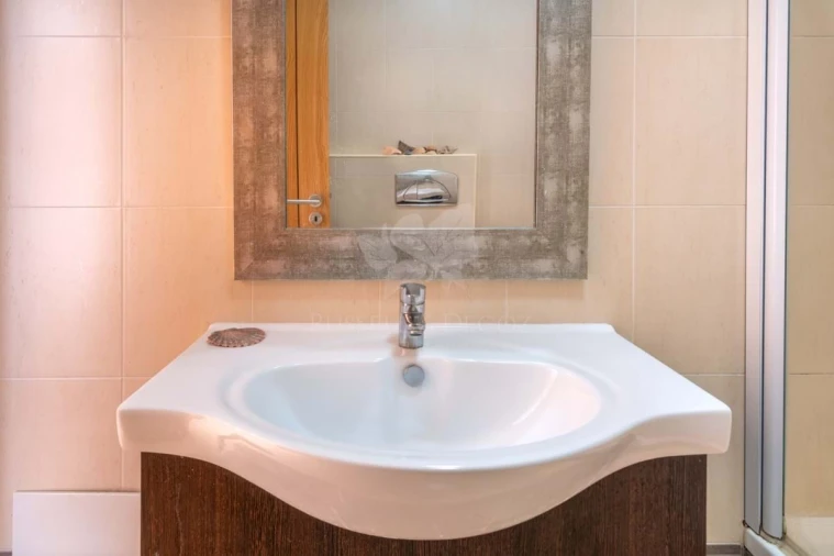 Apartamento T2 para Venda em Olhão Foto 23