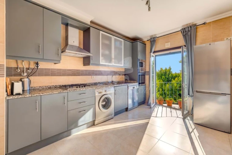 Apartamento T2 para Venda em Olhão Foto 3