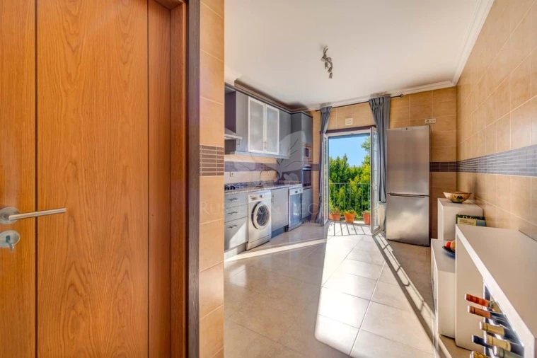 Apartamento T2 para Venda em Olhão Foto 9