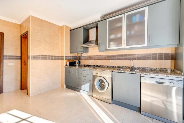 Apartamento T2 para Venda em Olhão Foto 11