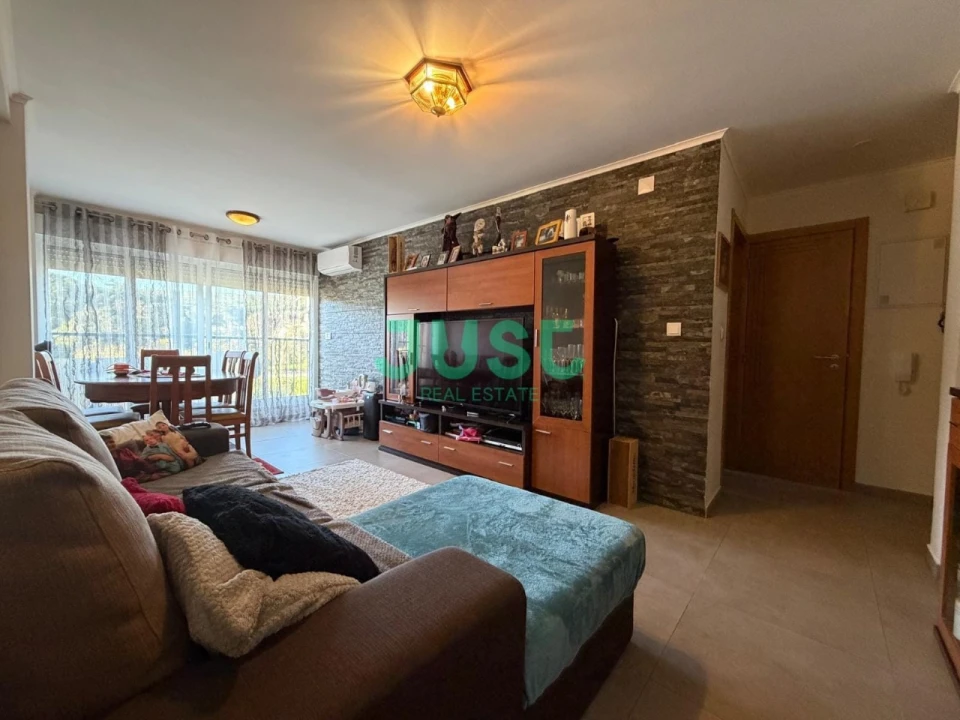 Apartamento T3 para Venda em São Domingos de Benfica Foto 2