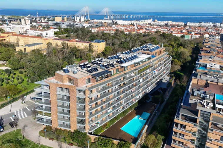 Apartamento T4 para Venda em Parque das Nações Foto 1