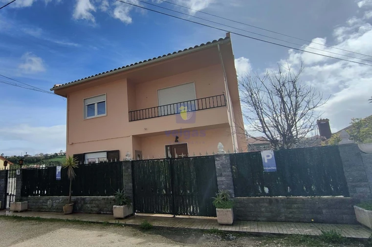 Moradia T6 para Venda em Ramada e Caneças Foto 5