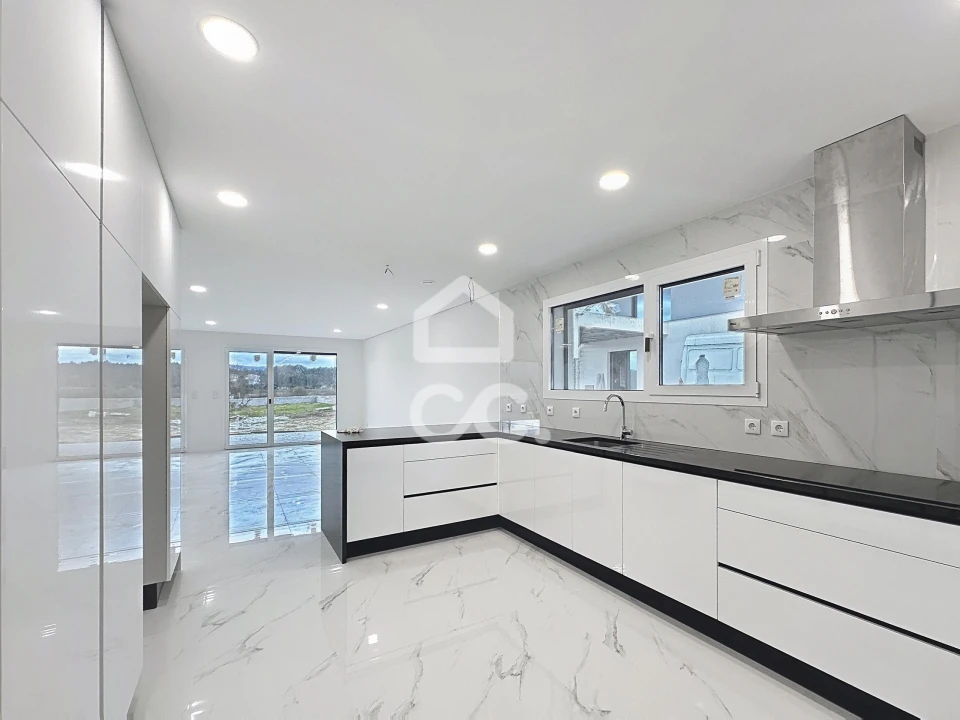 Moradia T3 para Venda em Vale de Anta Foto 1