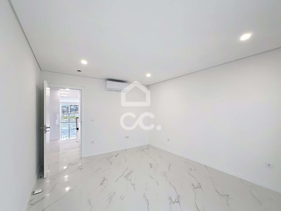 Moradia T3 para Venda em Vale de Anta Foto 17